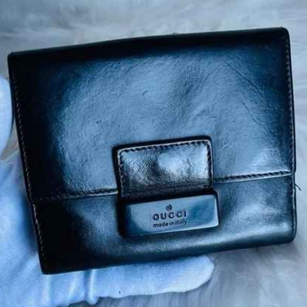 Authentic Vintage Gucci Leather Bifold Wallet